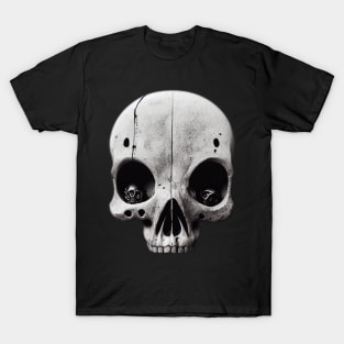Surreal Alien Skull Artwork, Species Artwork T-Shirt